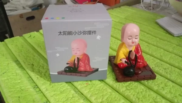 Solar Sitting Buddha Statue Moving Head And Hand (M)