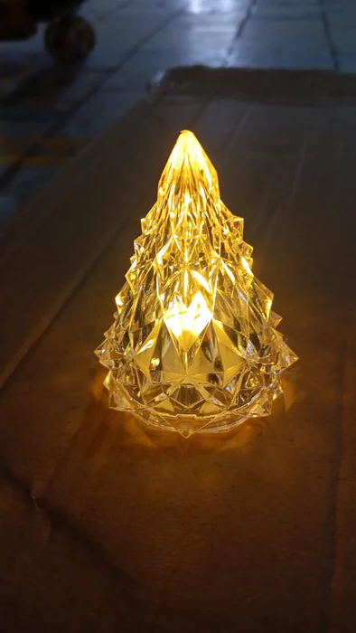 Iceberg / Pyramid Candlelight Tea Light